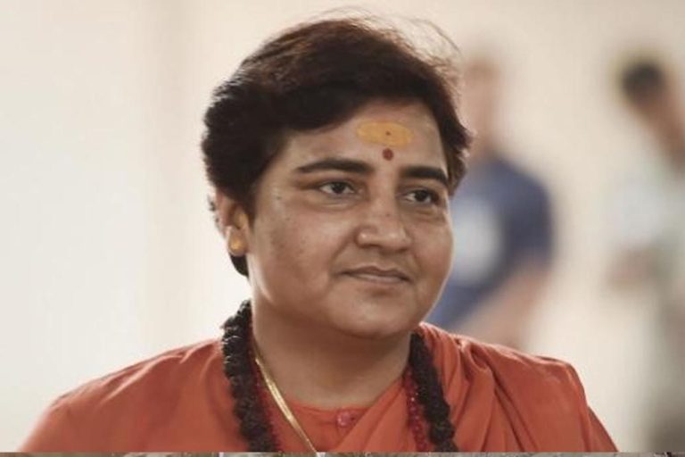 साध्वी प्रज्ञा के विवादित बयान से मचा राजनीतिक घमासान, विपक्ष ने उठाए communal तनाव फैलाने के आरोप