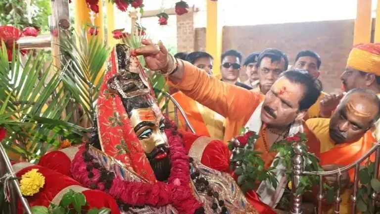 सारंगपुर की पालकी यात्रा में उमड़ी शिव भक्ति, मंत्री टेटवाल ने किया शुभारंभ