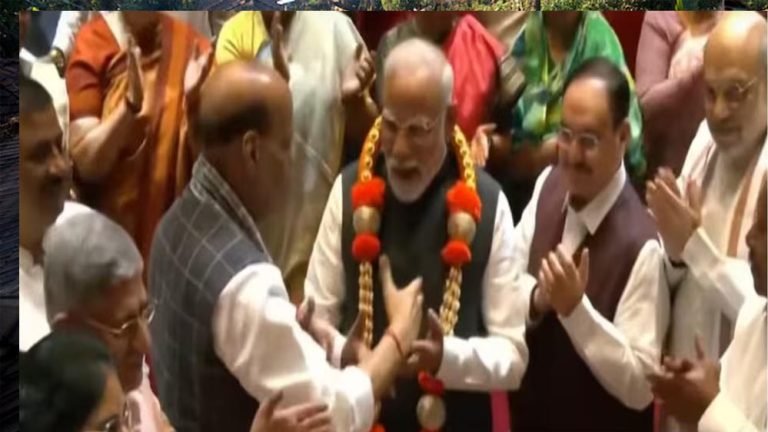 संसदीय दल की बैठक में पीएम मोदी को किया गया सम्मानित, सुरक्षा अभियानों पर NDA का समर्थन