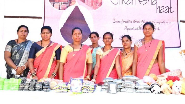 रायपुर की महिलाओं ने रचा आत्मनिर्भरता का उदाहरण, जय बड़ादेव समूह ने बकरी पालन से बदली किस्मत