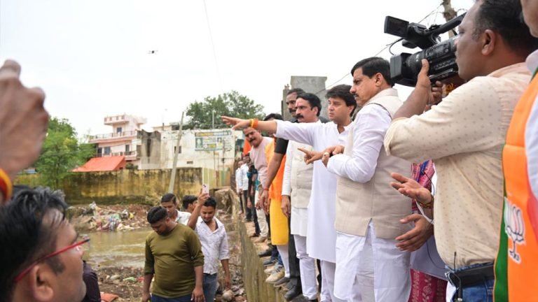 आपदा की घड़ी में सरकार आपके साथ, हर नुकसान की होगी भरपाई : मुख्यमंत्री का भरोसा