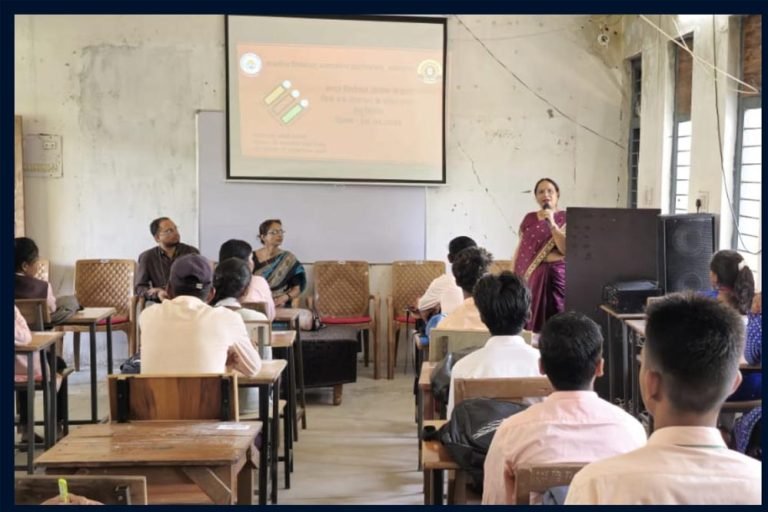 भारत निर्वाचन आयोग के द्वारा किए गये नवाचार के प्रचार-प्रसार हेतु विवेकानन्द महाविद्यालय में शिविर आयोजन