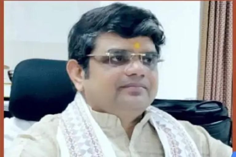 राज्यपाल  पटेल ने प्रो. मिश्र को महर्षि पाणिनी संस्कृत विश्वविद्यालय का कुलगुरू नियुक्त किया