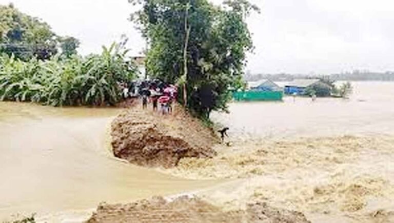 भारी बाढ़ का असर, गोदावरी के उफान से NH-163 पूरी तरह बंद
