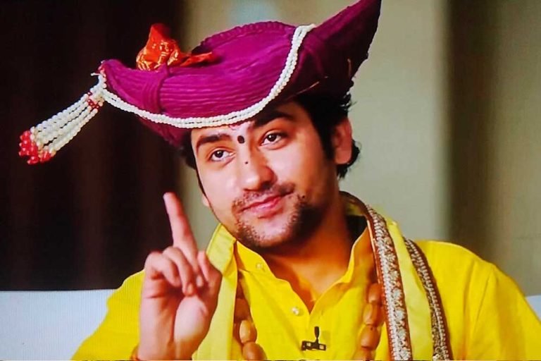 बागेश्वर महाराज का तीखा बयान बुरहानपुर हत्याकांड पर – ‘बेटियों को दुर्गा और काली बनने की दी सलाह