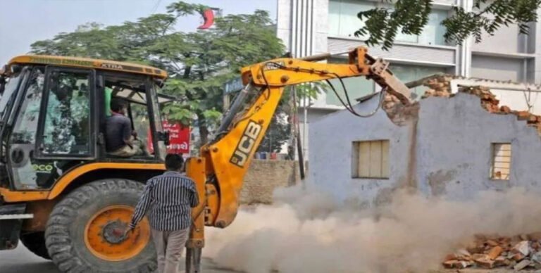 मेट्रो कॉर्पोरेशन ने जारी किए 1200 नोटिस, ब्लू लाइन निर्माण से प्रभावित होंगे मकान-दुकान