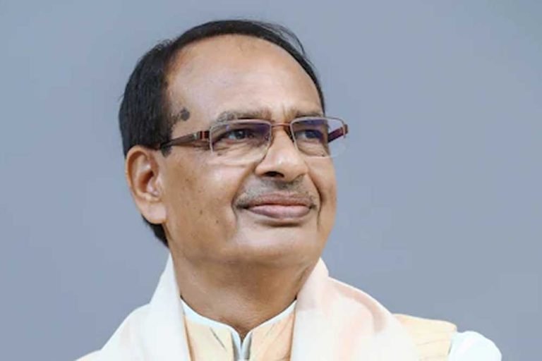 बीमा क्लेम करने वाले किसानों के खाते में पहुंची खुशियों की बारिश, ऐसे करें अप्लाई