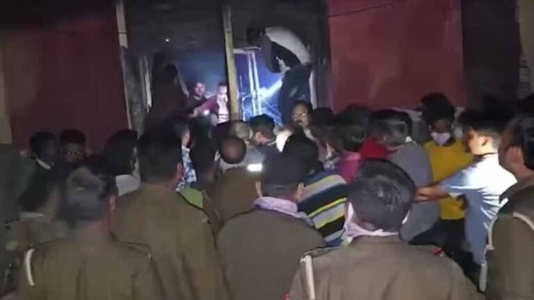 गाइनी वार्ड में धुआं भरने से चीख-पुकार, झांसी मेडिकल कॉलेज में अफरा-तफरी