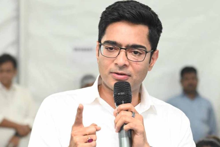 लोकसभा भंग करने का अनुरोध, चुनाव आयोग के बयान पर अभिषेक बनर्जी ने जताई आपत्ति