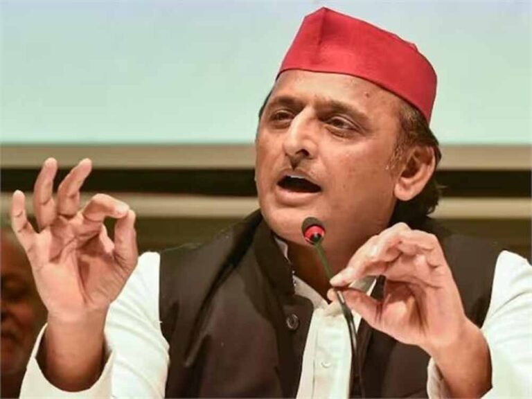 अखिलेश यादव भड़के, कहा—स्वास्थ्य विभाग की लापरवाही और भ्रष्टाचार खतरनाक