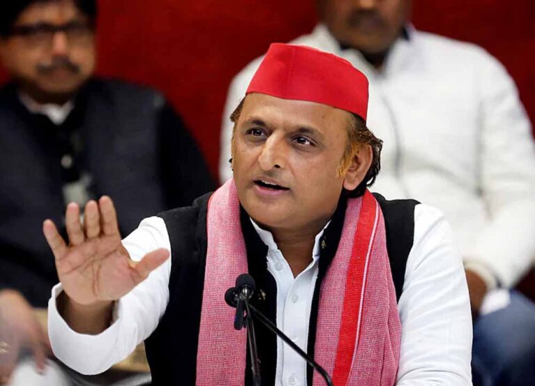 चुनाव आयोग पर निशाना, अखिलेश यादव बोले—जवाब मिला सिर्फ 14 शपथपत्रों का