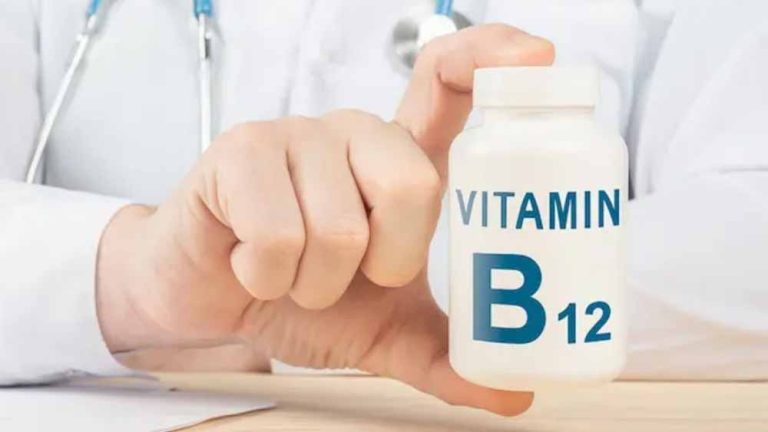 Vitamin-B12 की कमी: महिलाओं के शरीर को silently नुकसान पहुंचाने वाले 9 संकेत