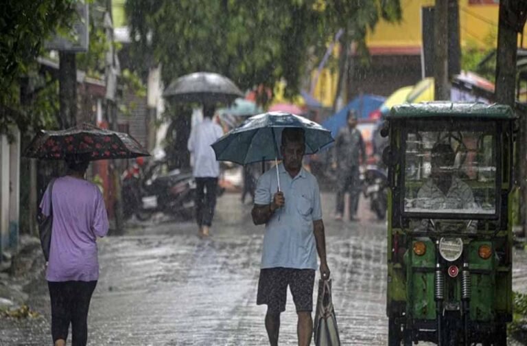 मूसलाधार बारिश की संभावना, 13 राज्यों में जारी रेड-ऑरेंज अलर्ट