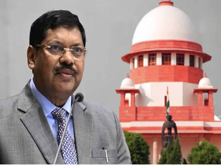 सरकार के वकील से CJI ने पूछा- क्या न्यायपालिका सिर्फ कमजोर दर्शक बनी रहे?