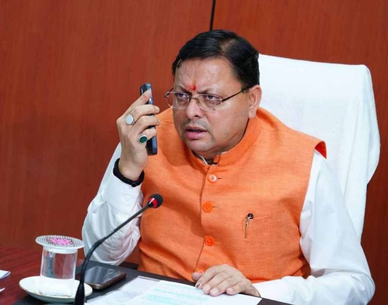 उत्तरकाशी में आपदा राहत कार्यों की समीक्षा करते हुए सीएम धामी ने रेस्क्यू ऑपरेशन को बताया प्राथमिकता
