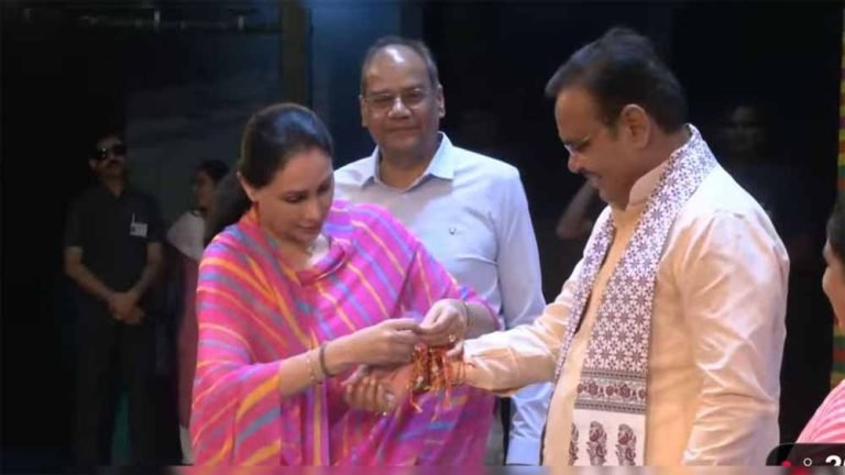 आंगनबाड़ी बहनों से राखी बंधवाकर सीएम ने मनाया रक्षाबंधन, उपमुख्यमंत्री दिया कुमारी भी मौजूद