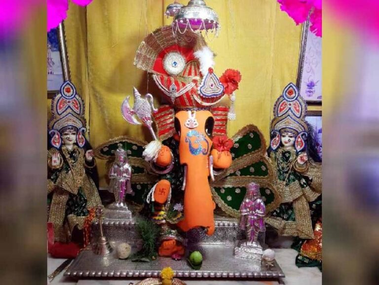 भक्ति की मिसाल: इंदौर का परिवार 11 वर्षों से मुफ्त बांट रहा मिट्टी की गणेश प्रतिमाएं