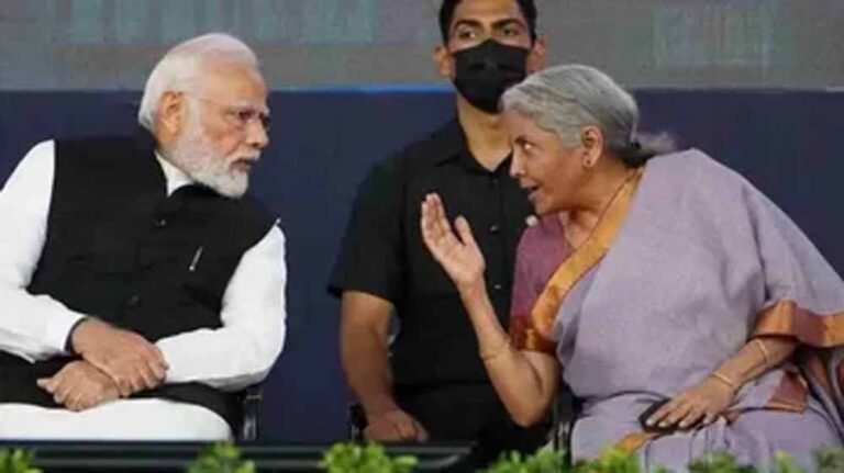 महंगाई से मिलेगी राहत? फूड और कपड़ों को 5% GST में लाने की तैयारी