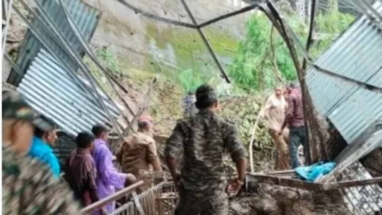 यात्रा में हादसा: वैष्णो देवी मार्ग पर भूस्खलन से 5 लोगों की जान गई