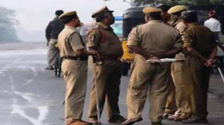 चार गिरफ्तार: क्रिकेट खेलते हुए गैंग ने सुने घरों में की चोरी