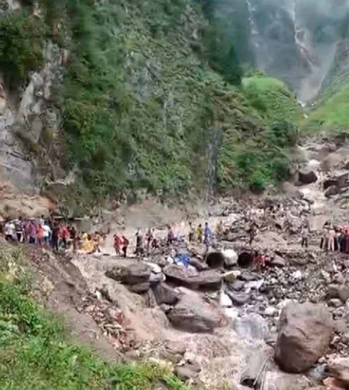 भारी तबाही: किश्तवाड़ में आपदा से 32 मृत, 50 लापता, 100 सुरक्षित