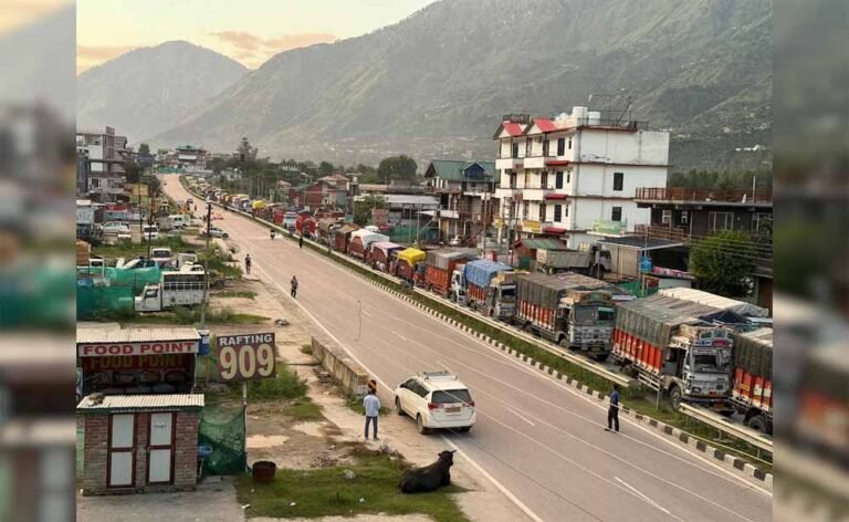 तीन दिनों का ट्रैफिक जाम, हिमाचल में सप्लाई संकट पैदा