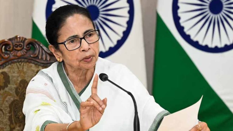 बंगाली भाषा के अपमान पर भड़कीं ममता: ‘चाहे गिरफ्तार करो या गोली मारो, विरोध नहीं रुकेगा’