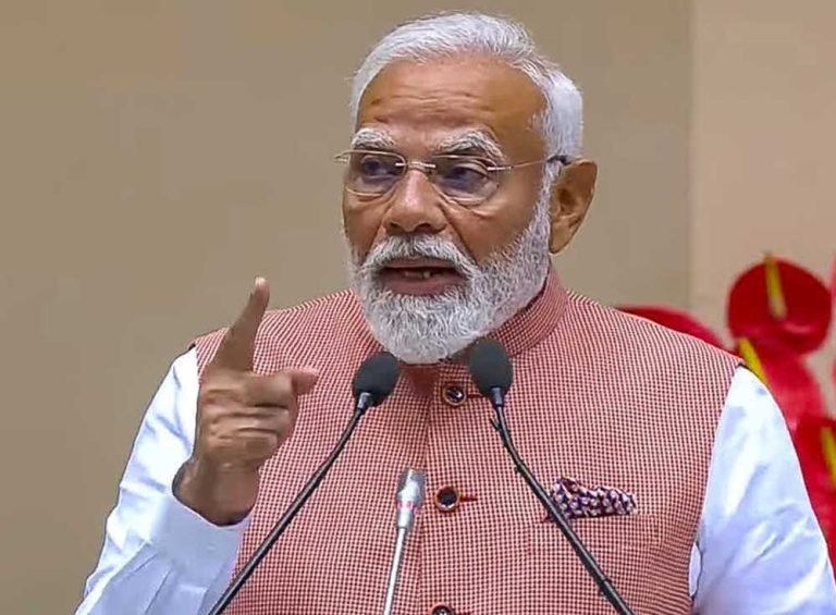 ट्रंप की टैरिफ जंग के बीच PM का इशारा – ‘क़ीमत चुकानी होगी, फिर भी पीछे नहीं हटेंगे