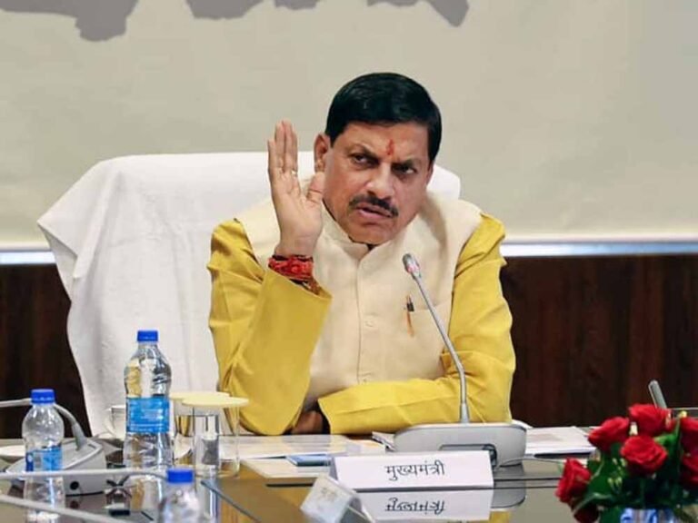 मुख्यमंत्री डॉ. यादव ने की प्रदेश के दुग्ध संघों की गतिविधियों की समीक्षा