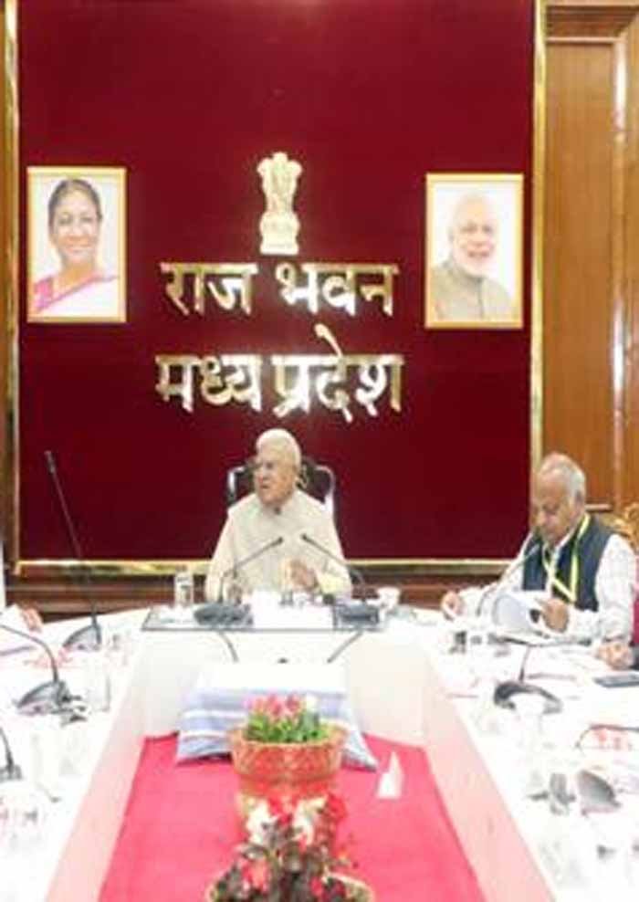 राज्यपाल ने की मुख्यमंत्री दुधारू पशु प्रदाय योजना की समीक्षा