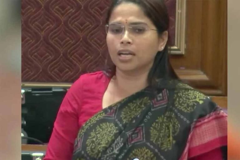 रास चुनाव में बगावत के बाद अब योगी प्रशंसा पर गिरी गाज