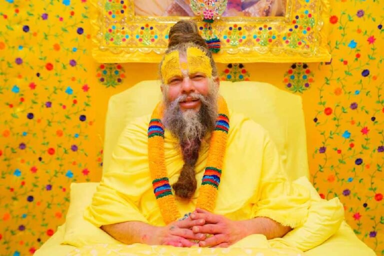 बरसाना में प्रेमानंद महाराज ने लगाई गहबर वन की परिक्रमा, राधा अष्टमी की तैयारियां शुरू