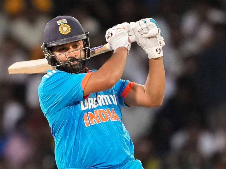 रोहित शर्मा का शानदार प्रदर्शन, ICC वनडे रैंकिंग में बाबर आजम को पछाड़ा