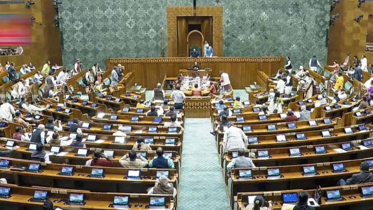 बड़ी पार्टियों की हठधर्मी के आगे कमजोर दिखीं छोटी ताकतें, संसद चलाने की अपील ठुकराई