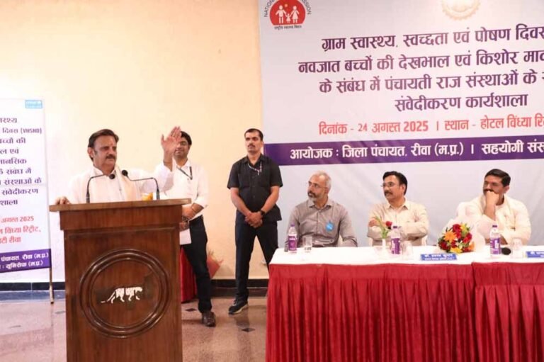 मातृ मृत्यु दर व नवजात शिशु मृत्यु दर को कम करने में समन्वित प्रयास आवश्यक : उप मुख्यमंत्री शुक्ल