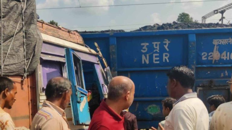 बहादुर किसान की सूझबूझ से टला बड़ा रेल हादसा, ट्रैक की दरार देख रोकी एक्सप्रेस ट्रेन