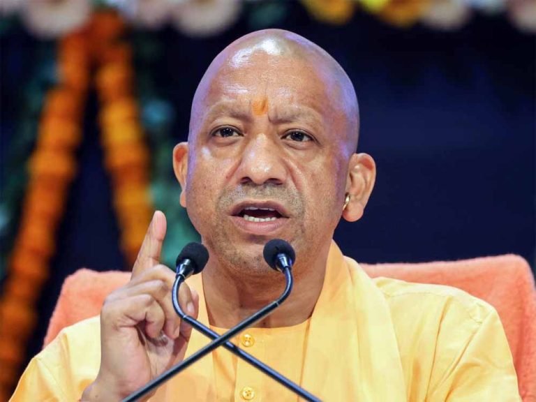 CM योगी का हमला – कांग्रेस ने देश तोड़ा, विस्थापित परिवारों को भुलाया