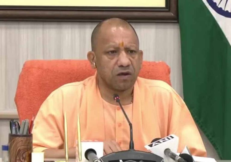 सीएम योगी का अल्टीमेटम: बिजली सुधारो या भुगतो कार्रवाई