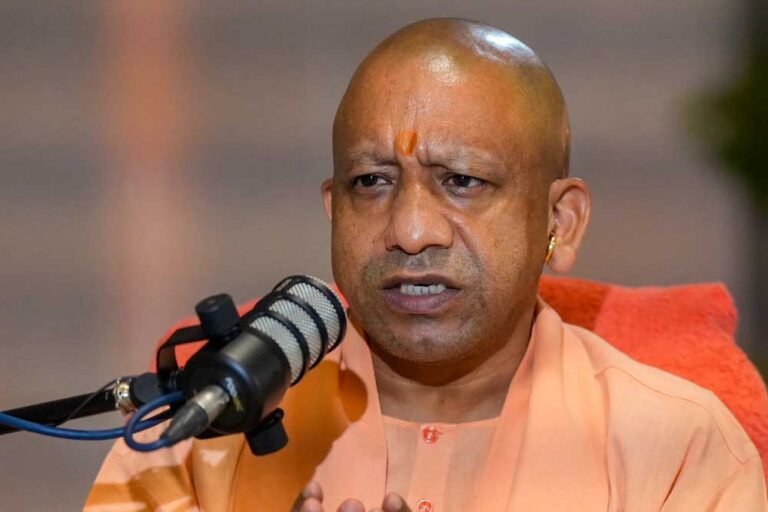 मुख्यमंत्री योगी आदित्यनाथ के सामने पेश हुई जुलाई माह की आईजीआरएस रिपोर्ट