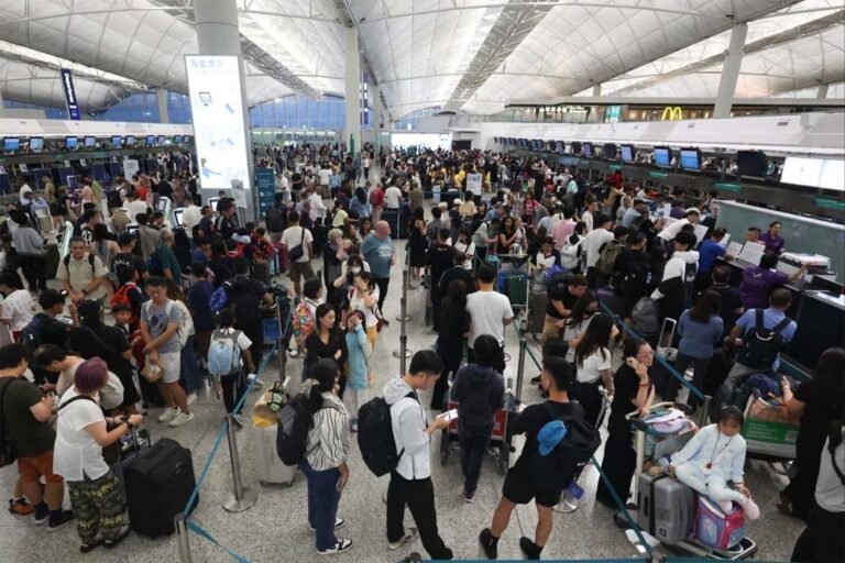 जरूरी सामान की खरीददारी को लेकर हड़कंप, हांगकांग एयरपोर्ट हुआ आज से सील