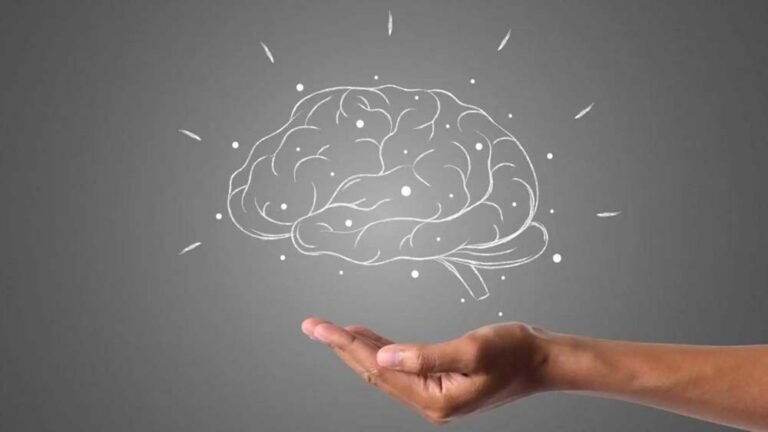 दिमागी थकान से परेशान? ये 7 आदतें तुरंत बदलें और पाएं मदद