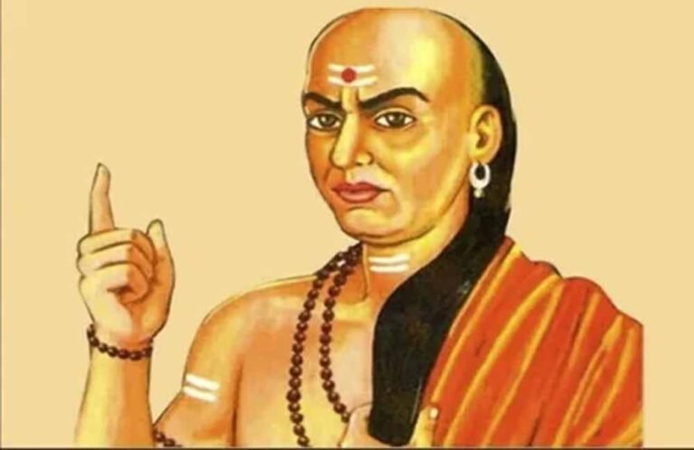 आचार्य चाणक्य से सीखें सफलता का मंत्र: हर इंसान को खुद से पूछने चाहिए ये 5 सवाल