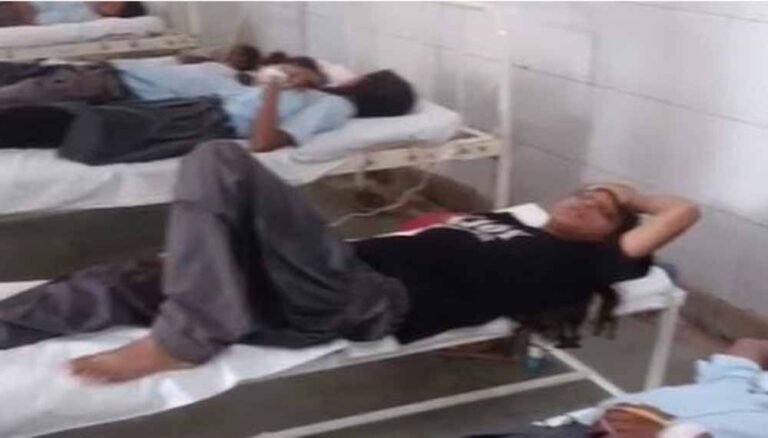 सरकारी स्कूल के बच्चों में पोषाहार के बाद तबियत बिगड़ी, 120 छात्र प्रभावित