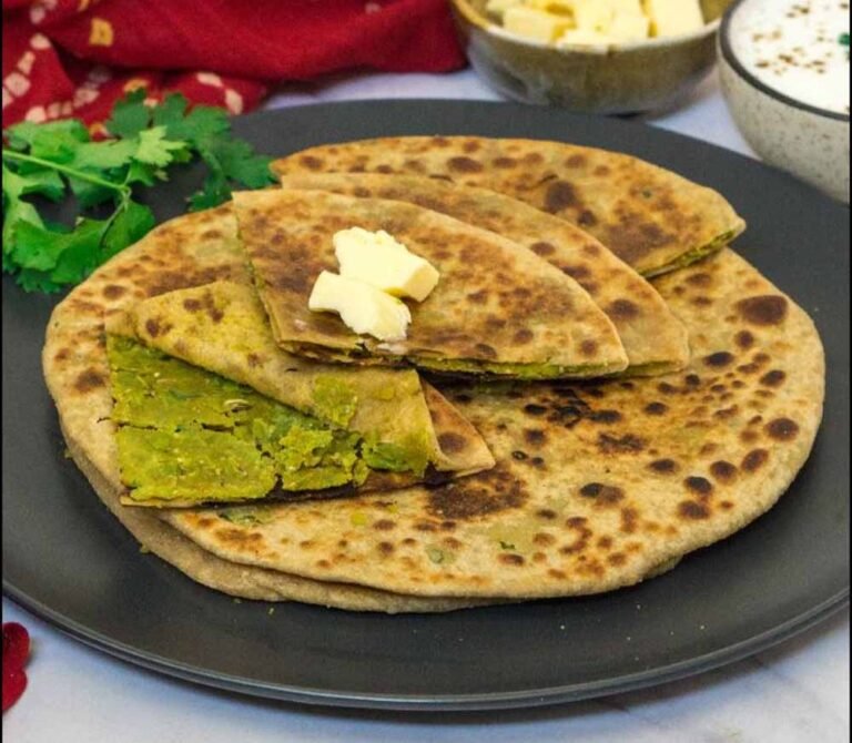 सुबह के नाश्ते के लिए बेस्ट: मिनटों में बनाएं स्वादिष्ट मटर का पराठा