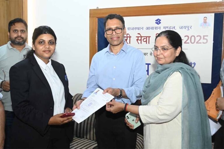प्रिंसीपल सेक्रेट्री यूडीएच ने जवाहर सर्किल में शहरी सेवा शिविर का किया निरीक्षण
