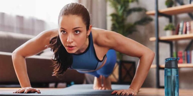 फिटनेस और फैशन का संगम: वर्कआउट में भी रखें स्टाइल और स्किन केयर का ख्याल