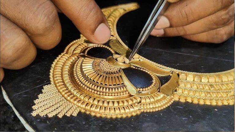 1.10 लाख पार पहुंचा सोना, रतलाम सहित प्रदेश भर में सराफा कारोबार मंदा