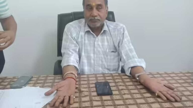 बिल पास करने की एवज में मांगी रिश्वत, इंजीनियर नरेंद्र गुप्ता रंगेहाथ पकड़े गए