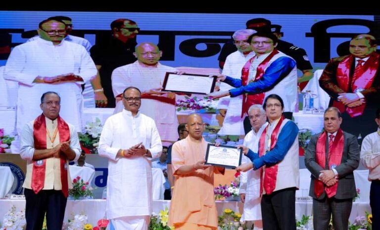 मुख्यमंत्री योगी आदित्यनाथ डॉ. राम मनोहर लोहिया आयुर्विज्ञान संस्थान के स्थापना दिवस समारोह में हुए शामिल