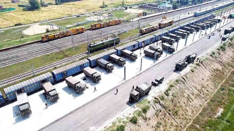 भारतीय सेना की मालगाड़ी पहली बार पहुंची कश्मीर, वापसी में लाएगी सेब – विकास और भरोसे का संकेत